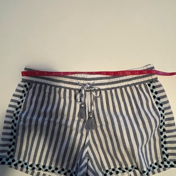 VINEYARD VINES | Med | EMBROIDERED DOTS! - Picture 5 of 13